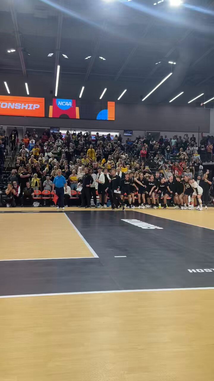 Image for the Tweet beginning: LONG BEACH STATE BRINGS HOME